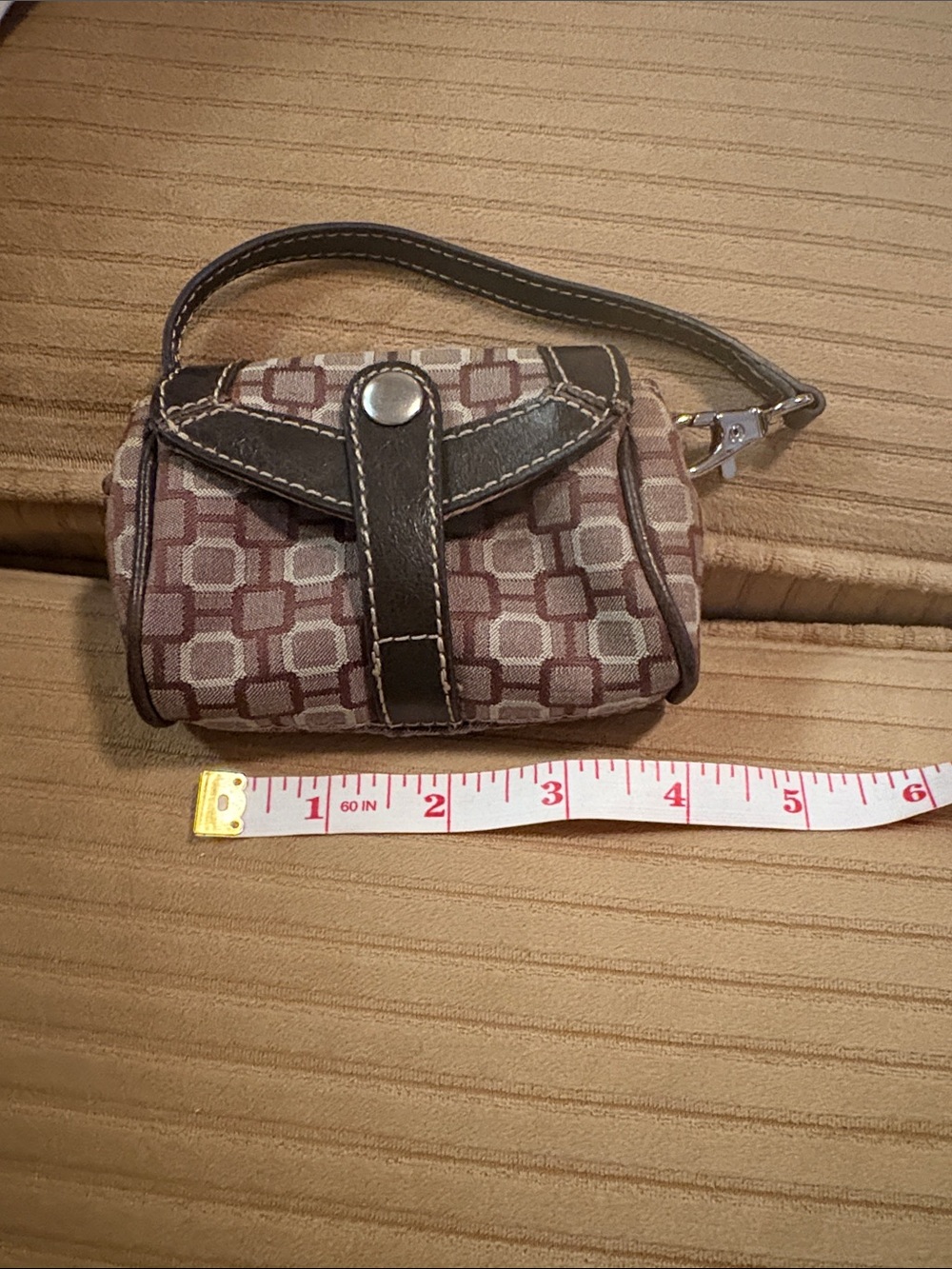Nine & Co. Brown Geometric Wristlet Clutch